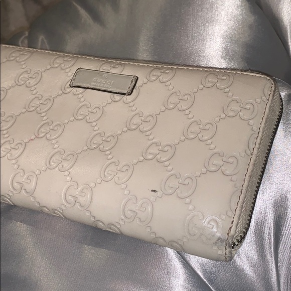 Gucci | Bags | Auth Gucci Vintage Cream Wallet | Poshmark